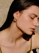 When Birds Rest on the Skin